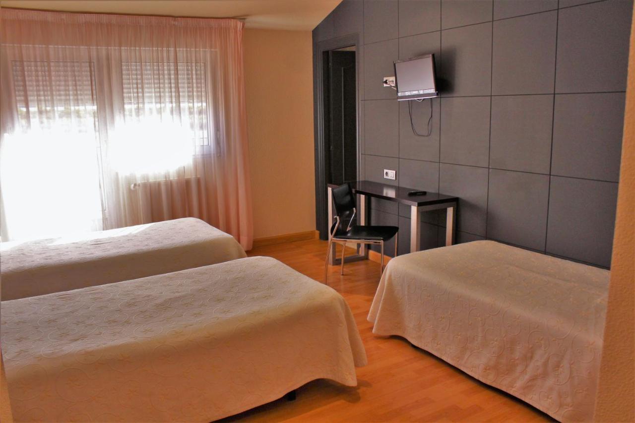 Hotel Area Serrano Buniel ภายนอก รูปภาพ